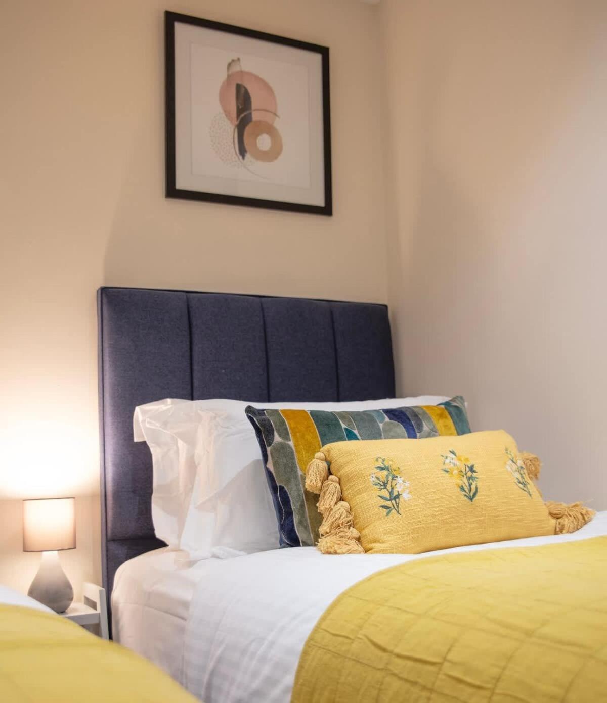 Westminster Two Bed One Bath Sleeps 5 Londra